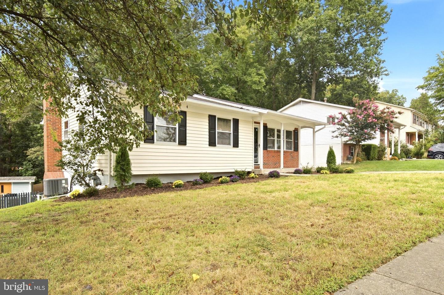 12615 Valleywood Dr Property Photo 3