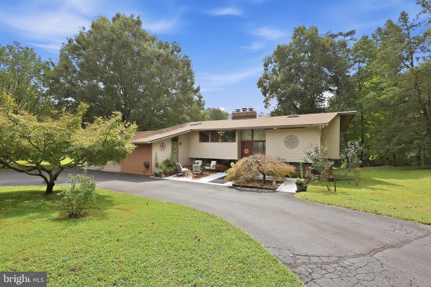 6445 Steeple Chase Ln Property Photo 1