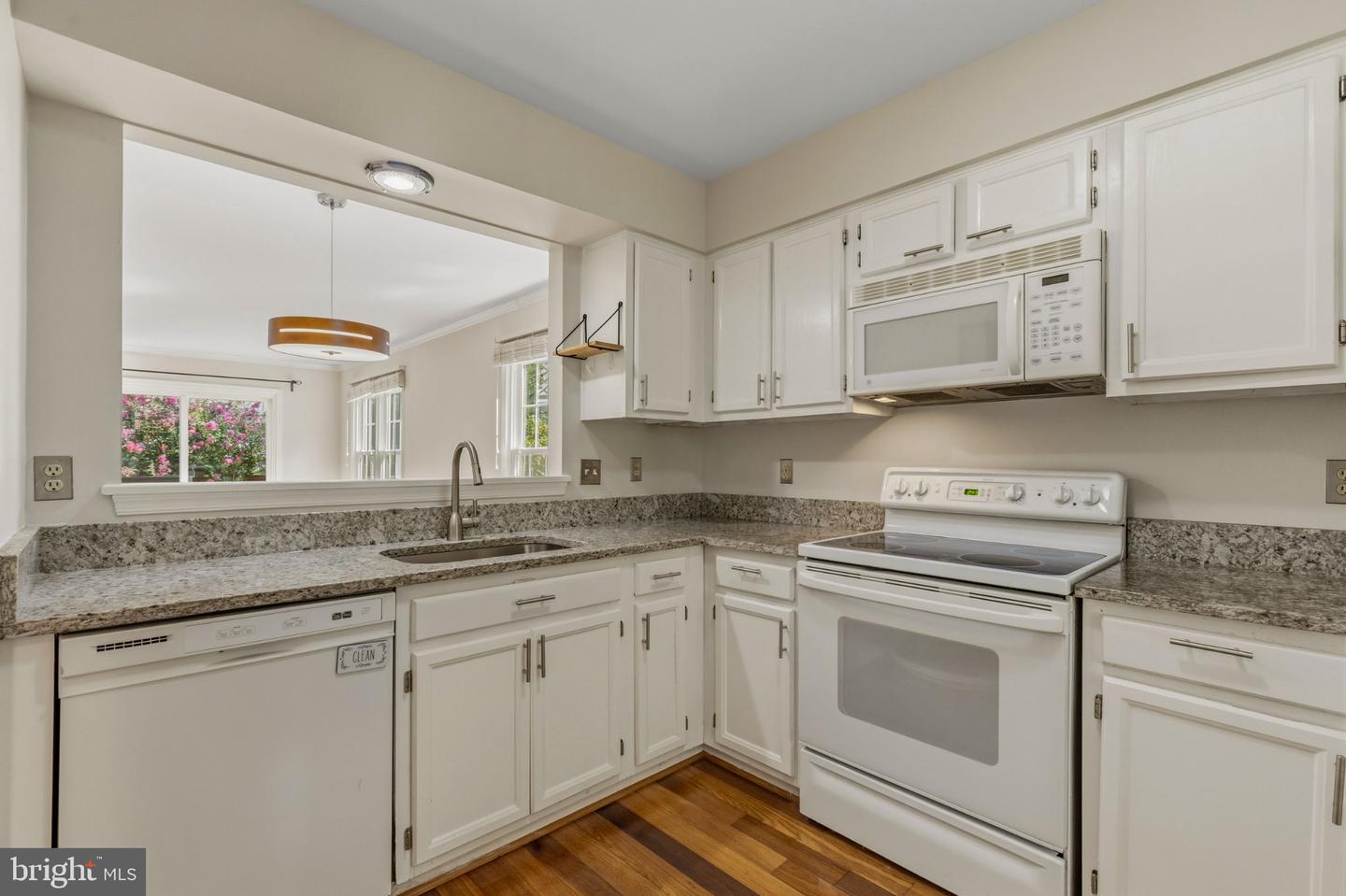 12840 Mill Brook Ct Property Photo 5