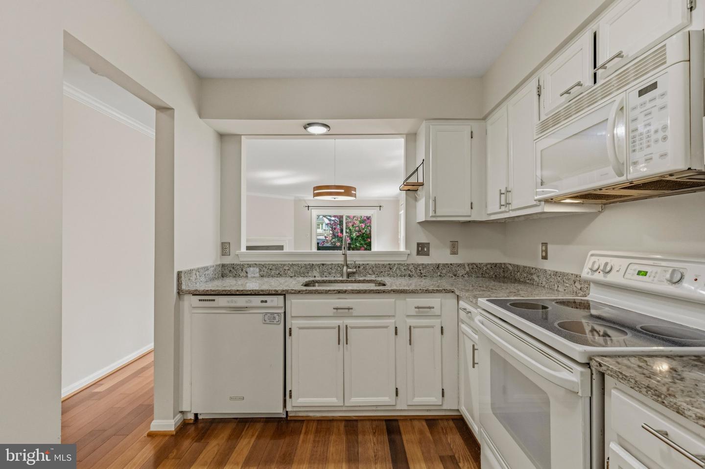 12840 Mill Brook Ct Property Photo 6