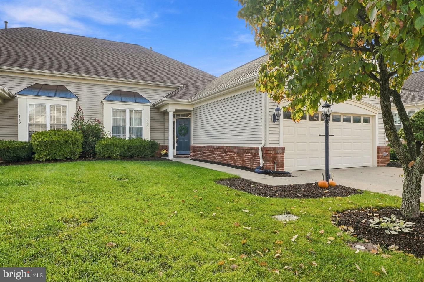 6563 BULLEN BLUFF TER Property Photo 1