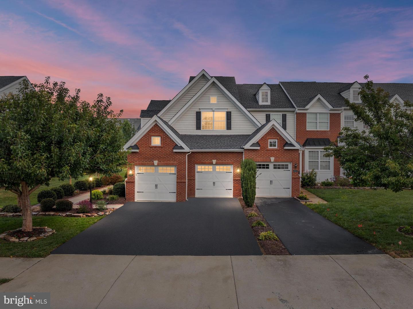 15438 PAINTERS COVE WAY Property Photo 1