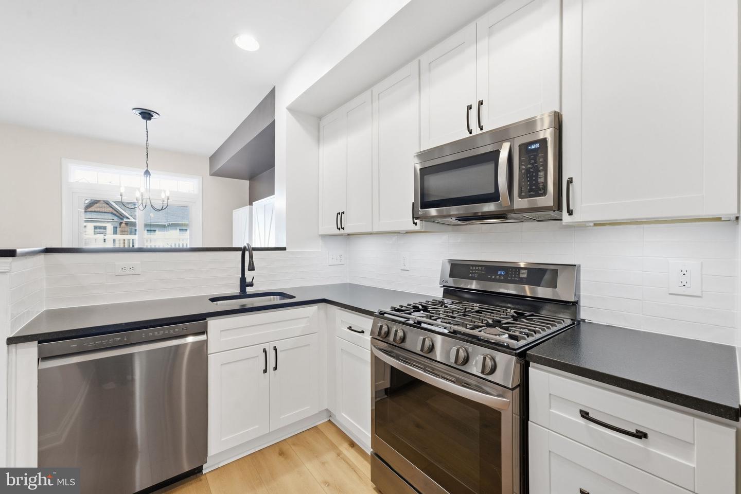 9855 Earls Ferry Cir Property Photo 16