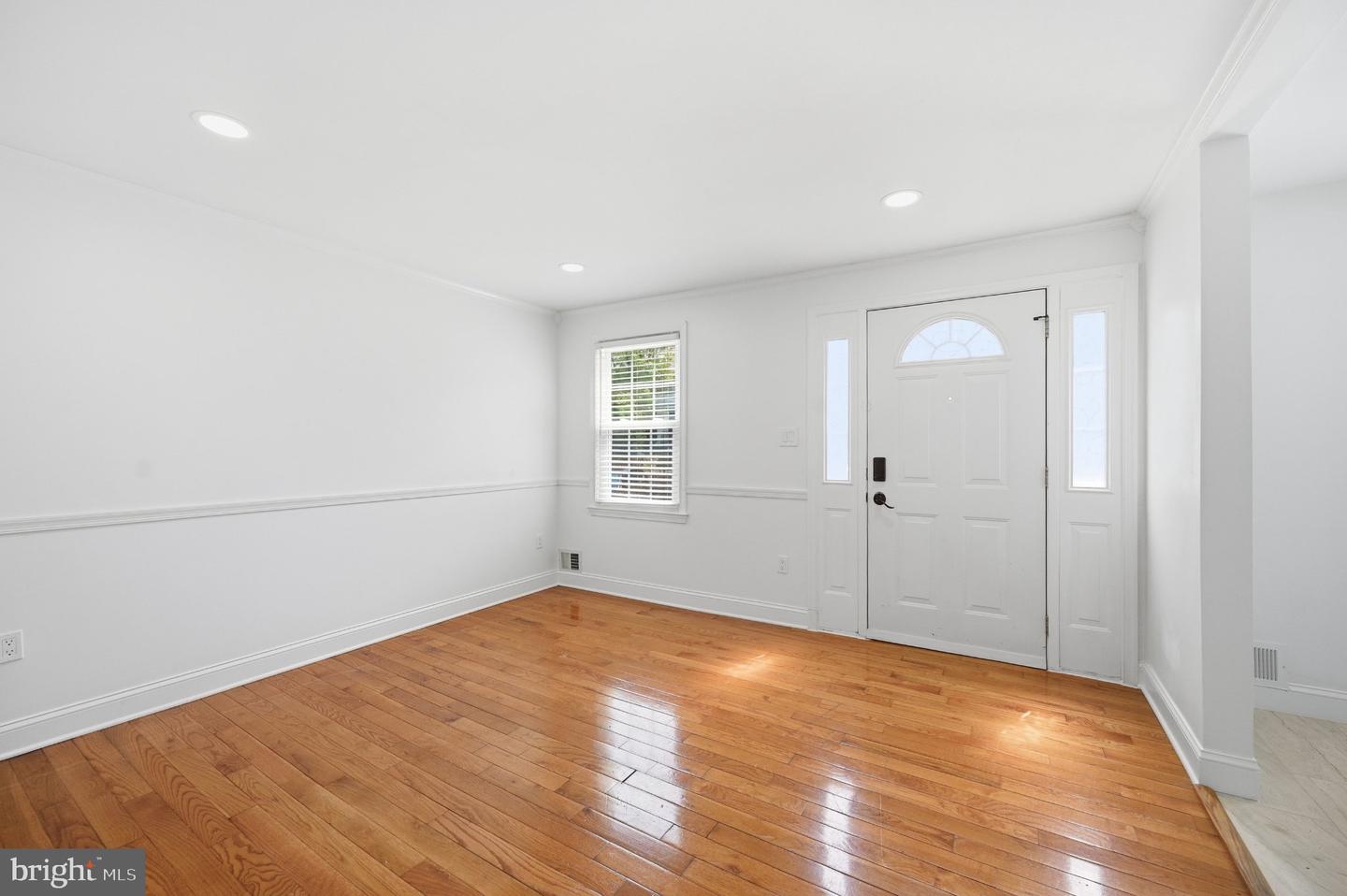 1214 Fox Run Pl Property Photo 4