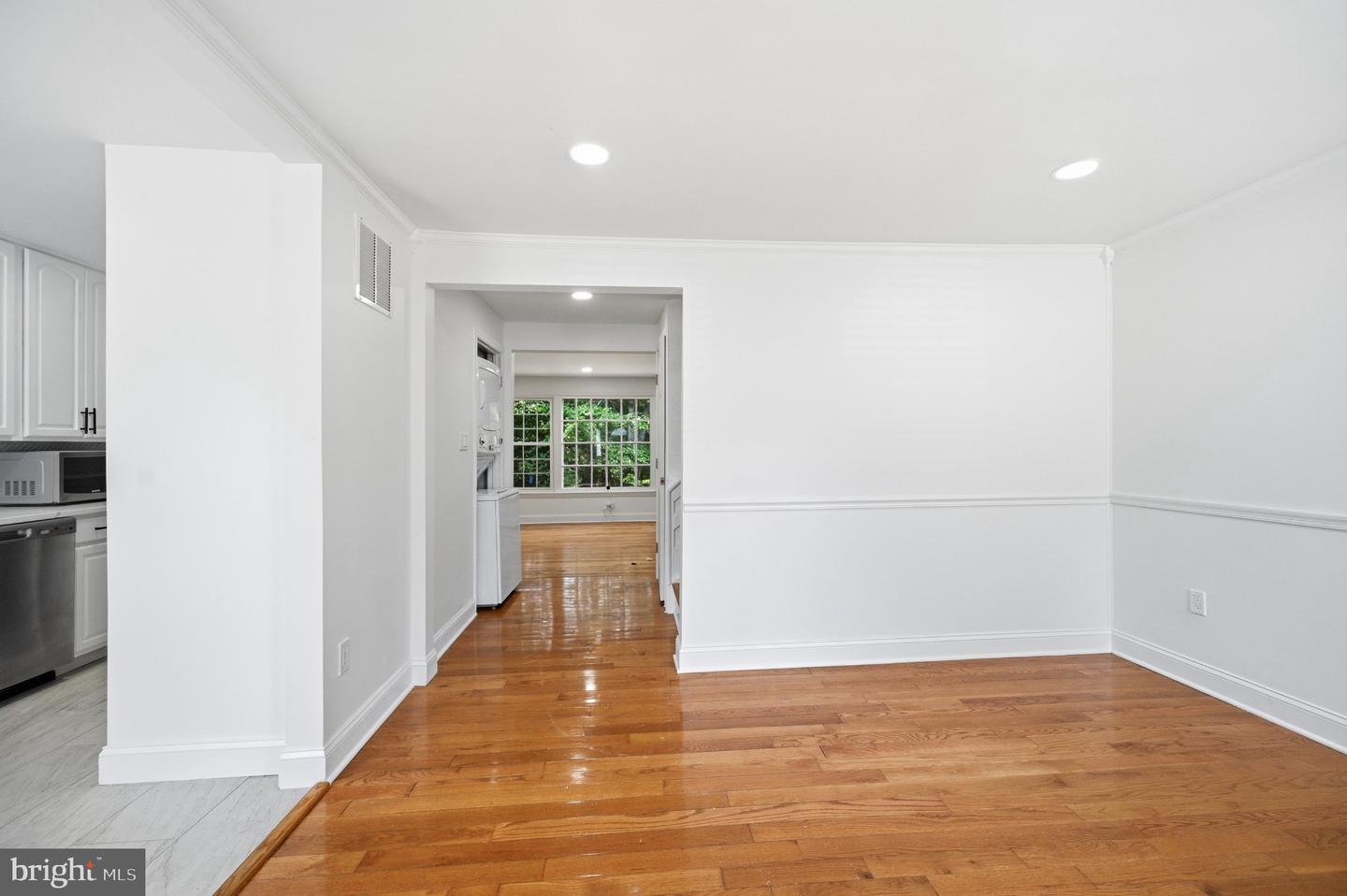1214 Fox Run Pl Property Photo 6