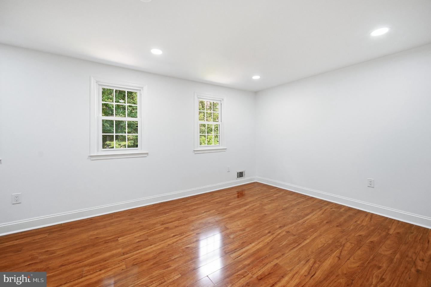 1214 Fox Run Pl Property Photo 20
