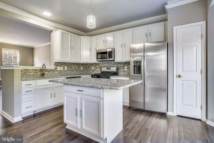 1249 Corbett Pl Property Photo 7