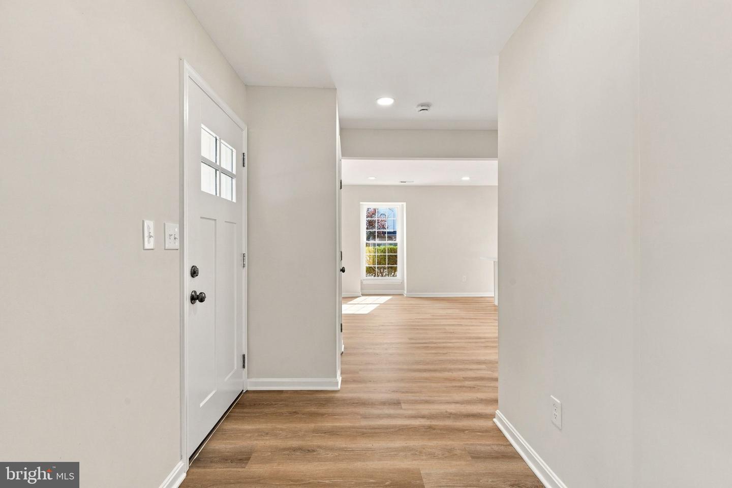 6073 Trident Ln Property Photo 6