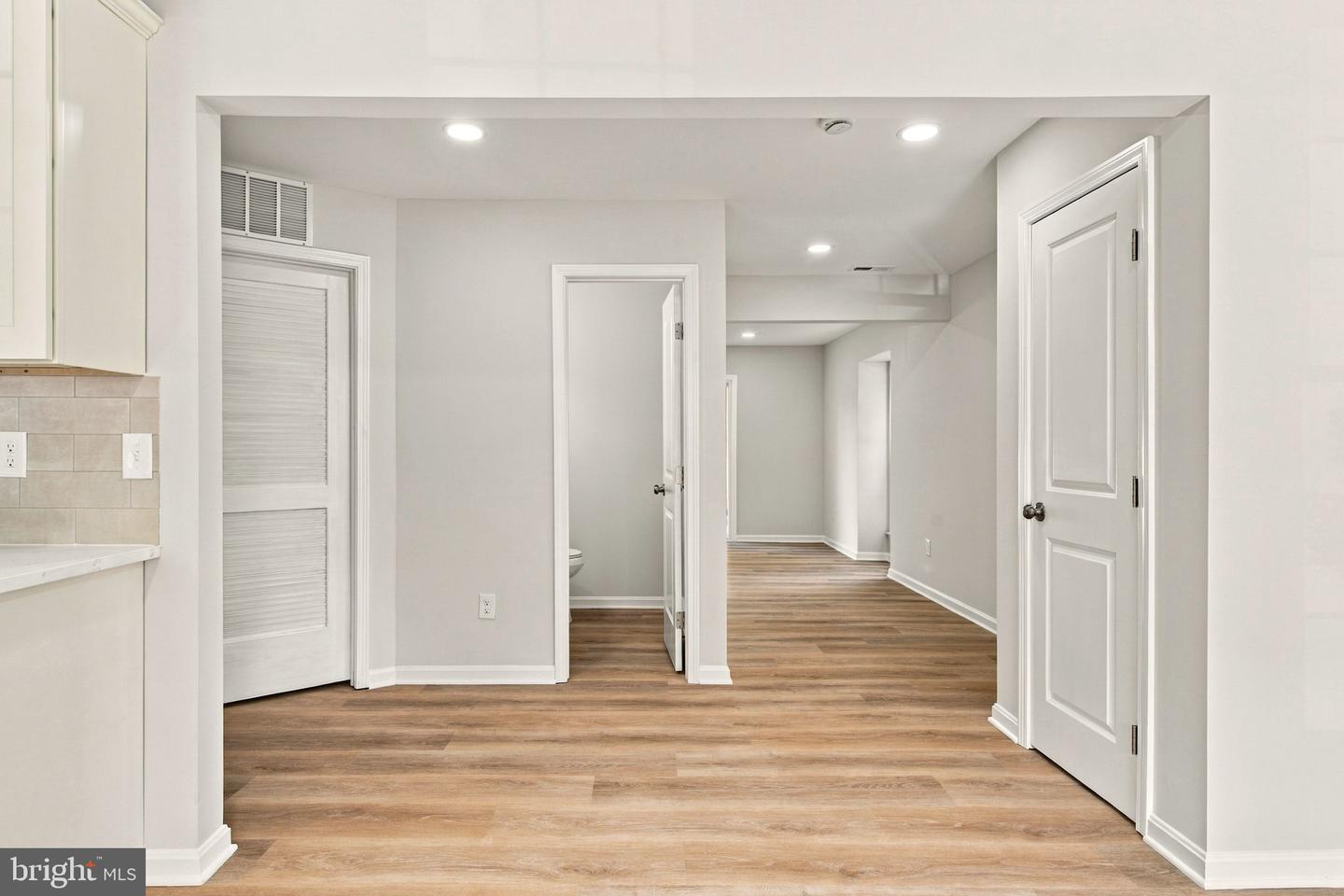 6073 Trident Ln Property Photo 10
