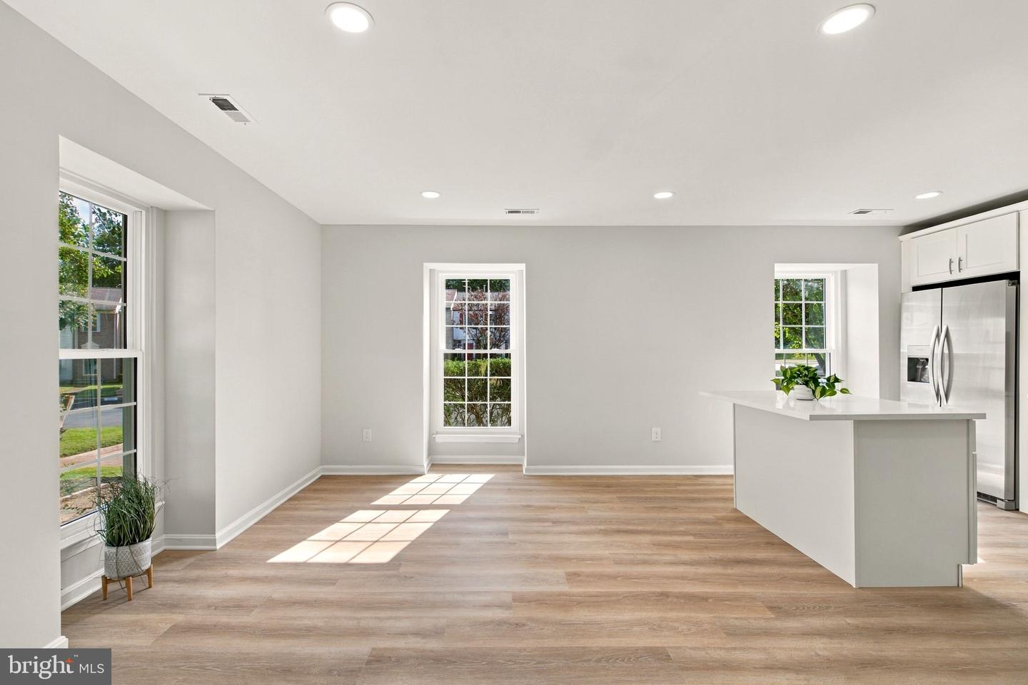 6073 Trident Ln Property Photo 12