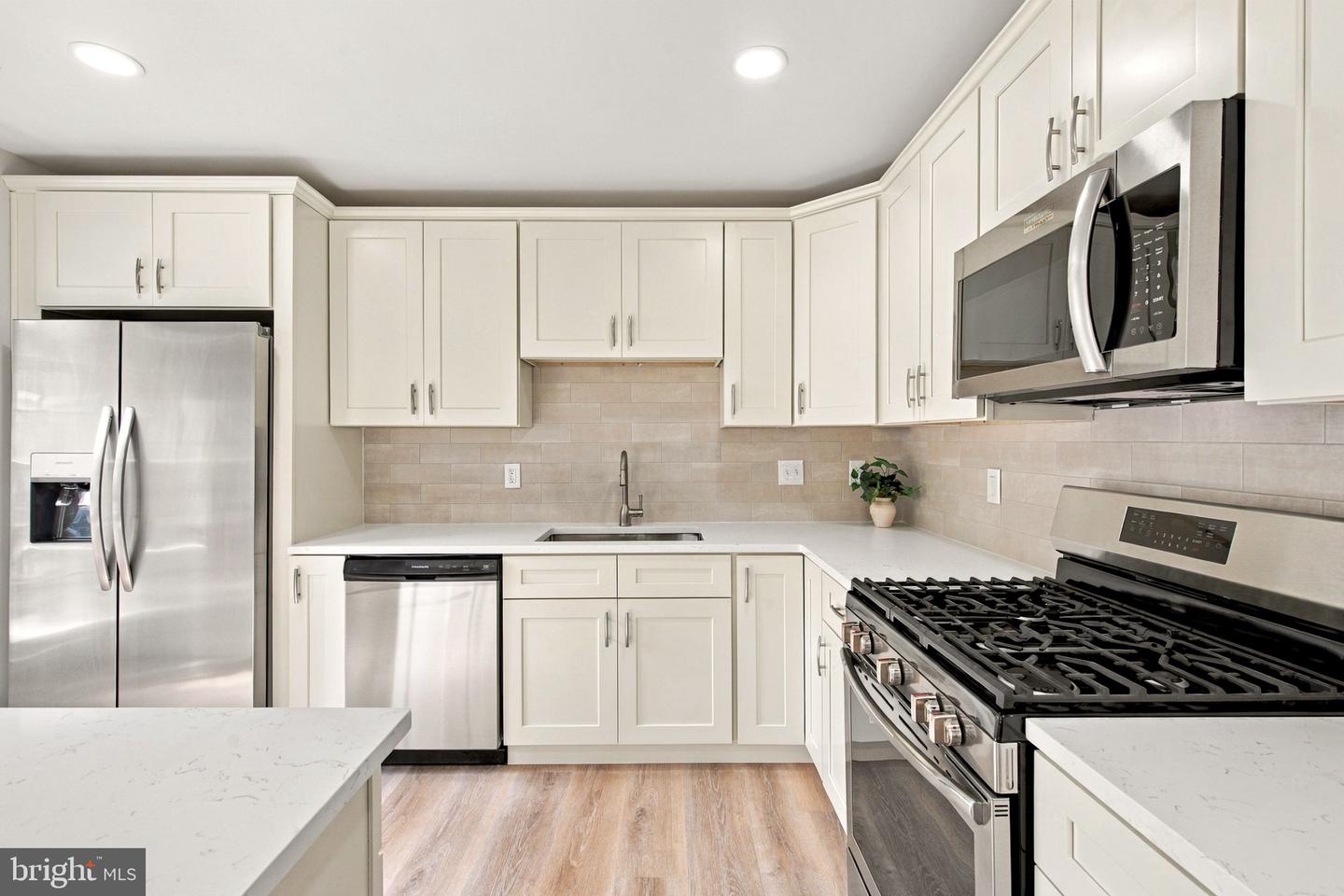 6073 Trident Ln Property Photo 18