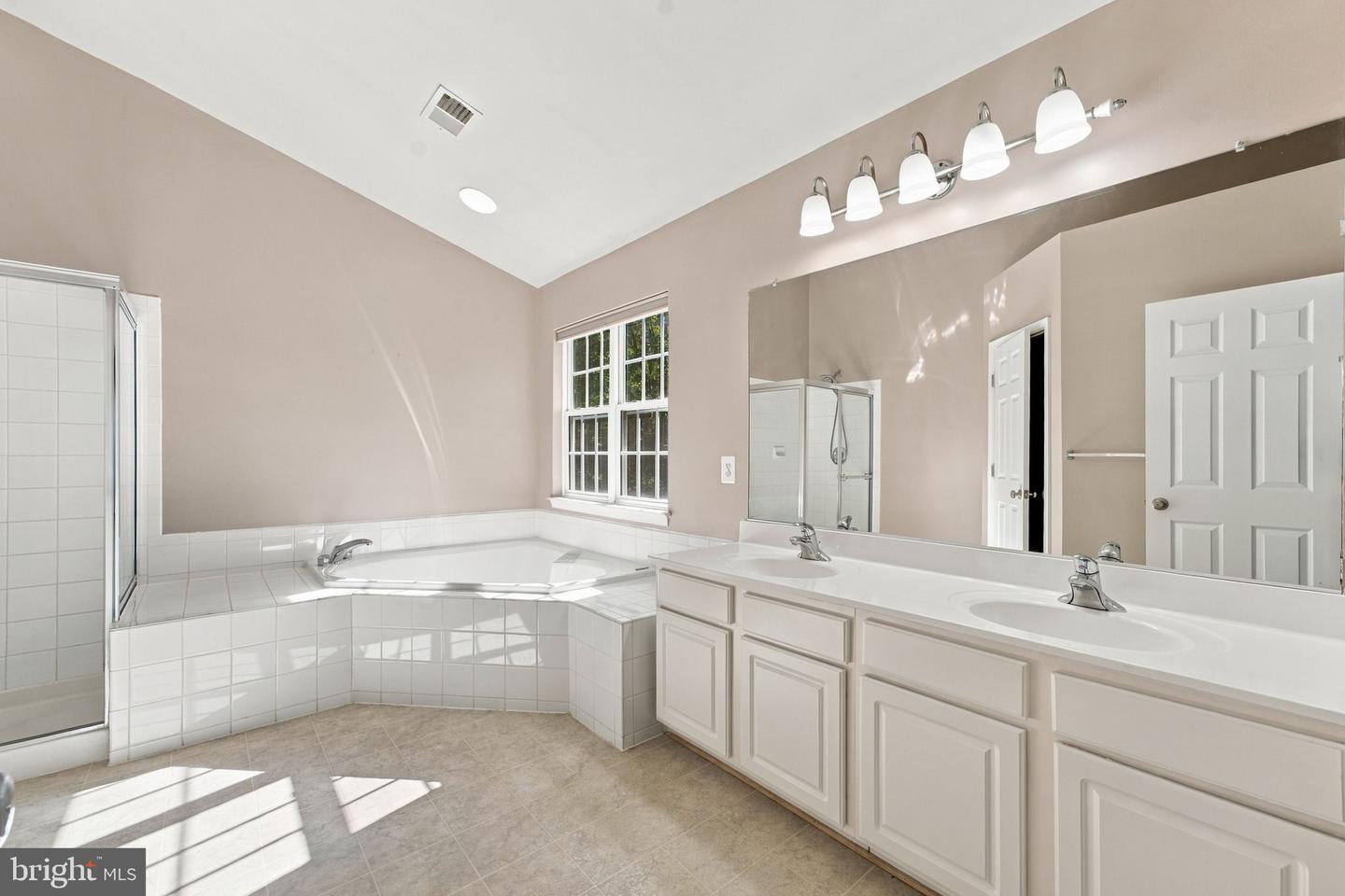 8368 Tenbrook Dr Property Photo 38