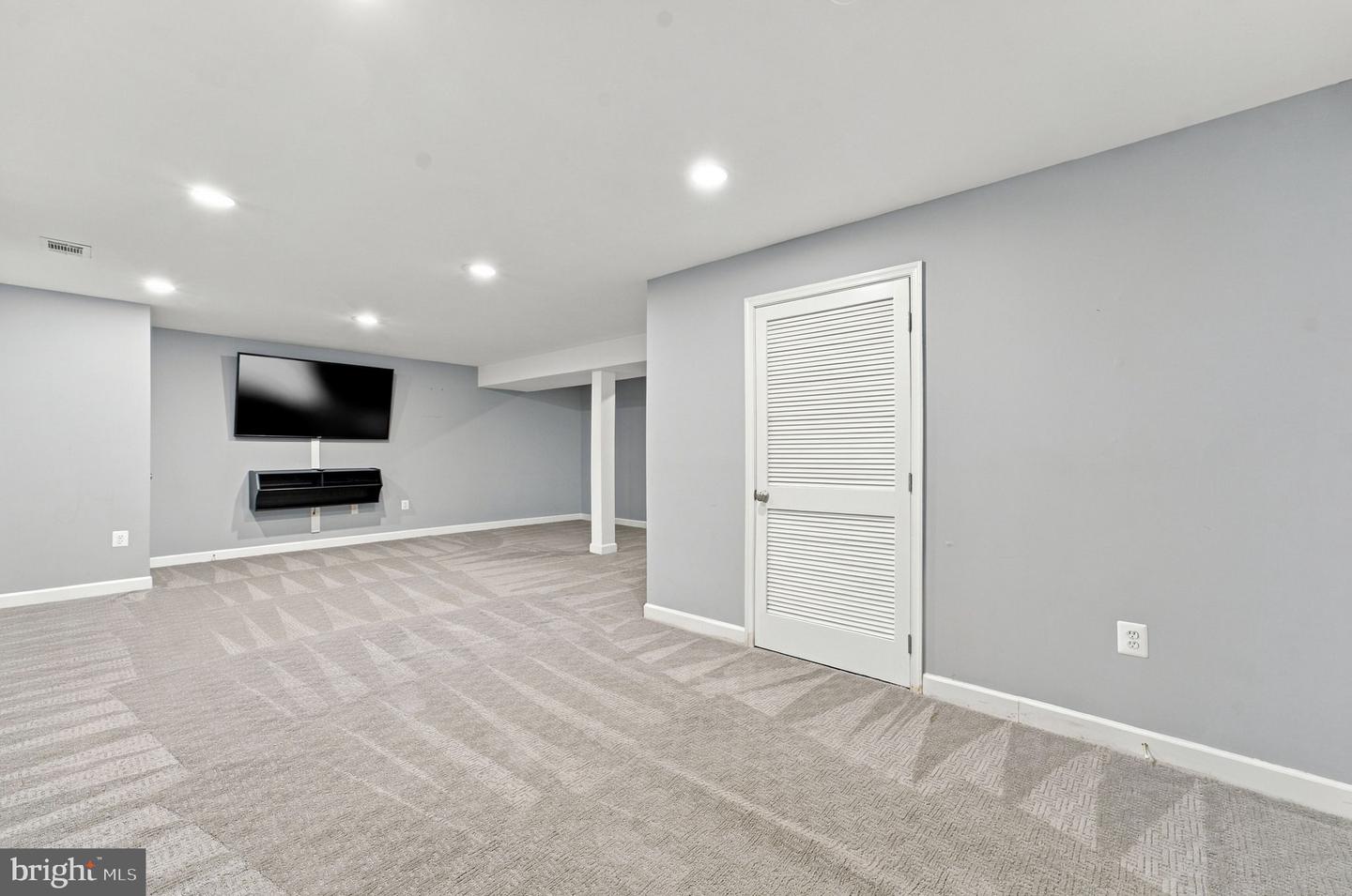 8368 Tenbrook Dr Property Photo 45
