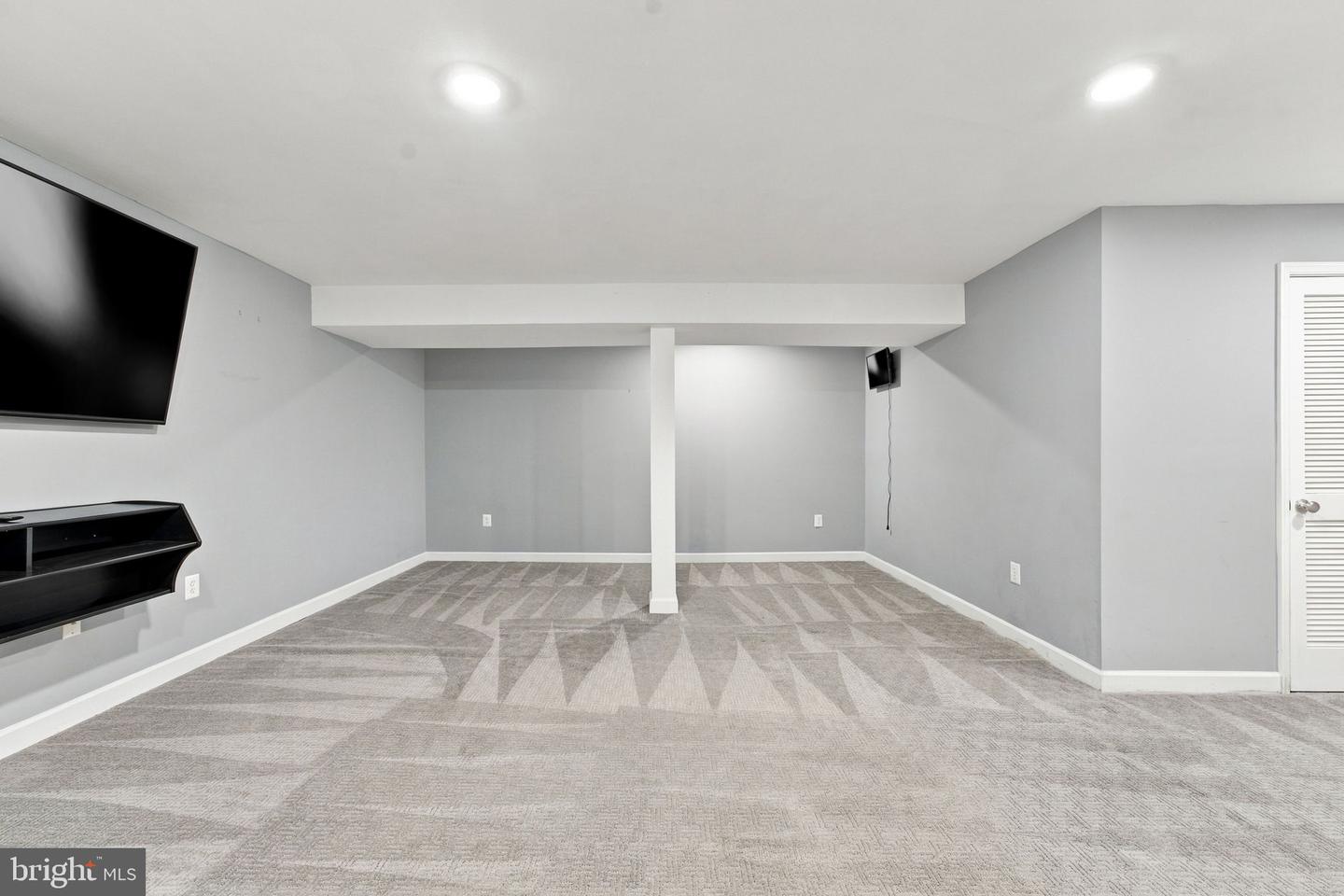 8368 Tenbrook Dr Property Photo 46