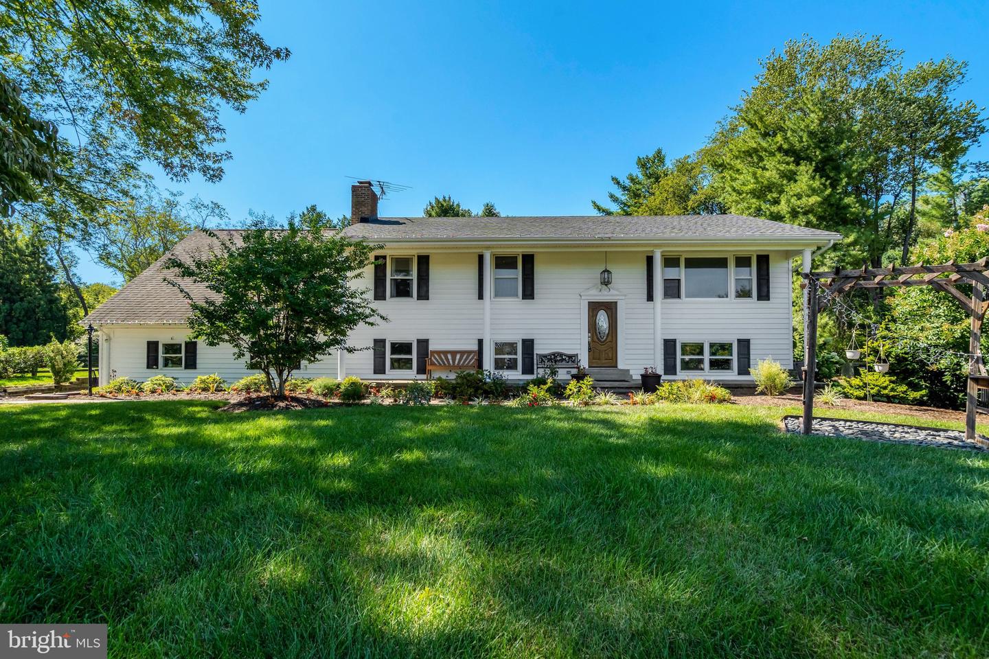 4570 LAWNVALE DR Property Photo 1
