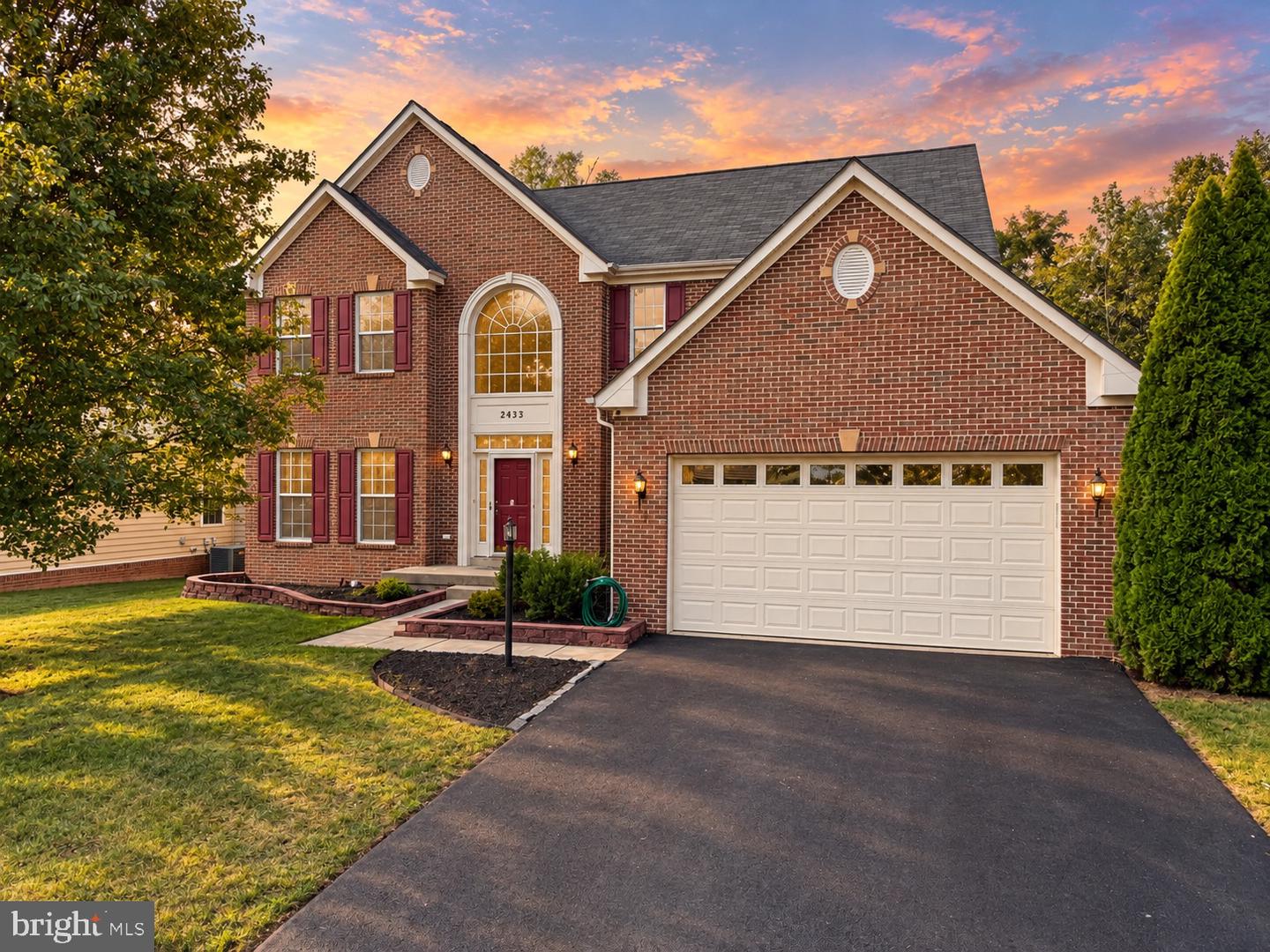 2433 TRIMARAN WAY Property Photo 1