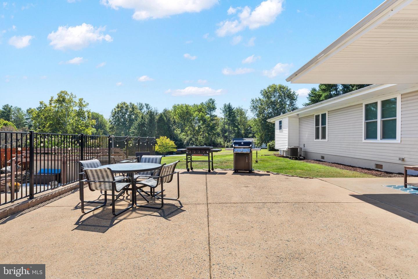 4703 Angus Dr Property Photo 9