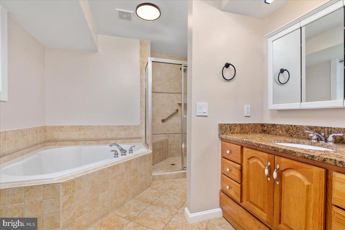 4703 Angus Dr Property Photo 27