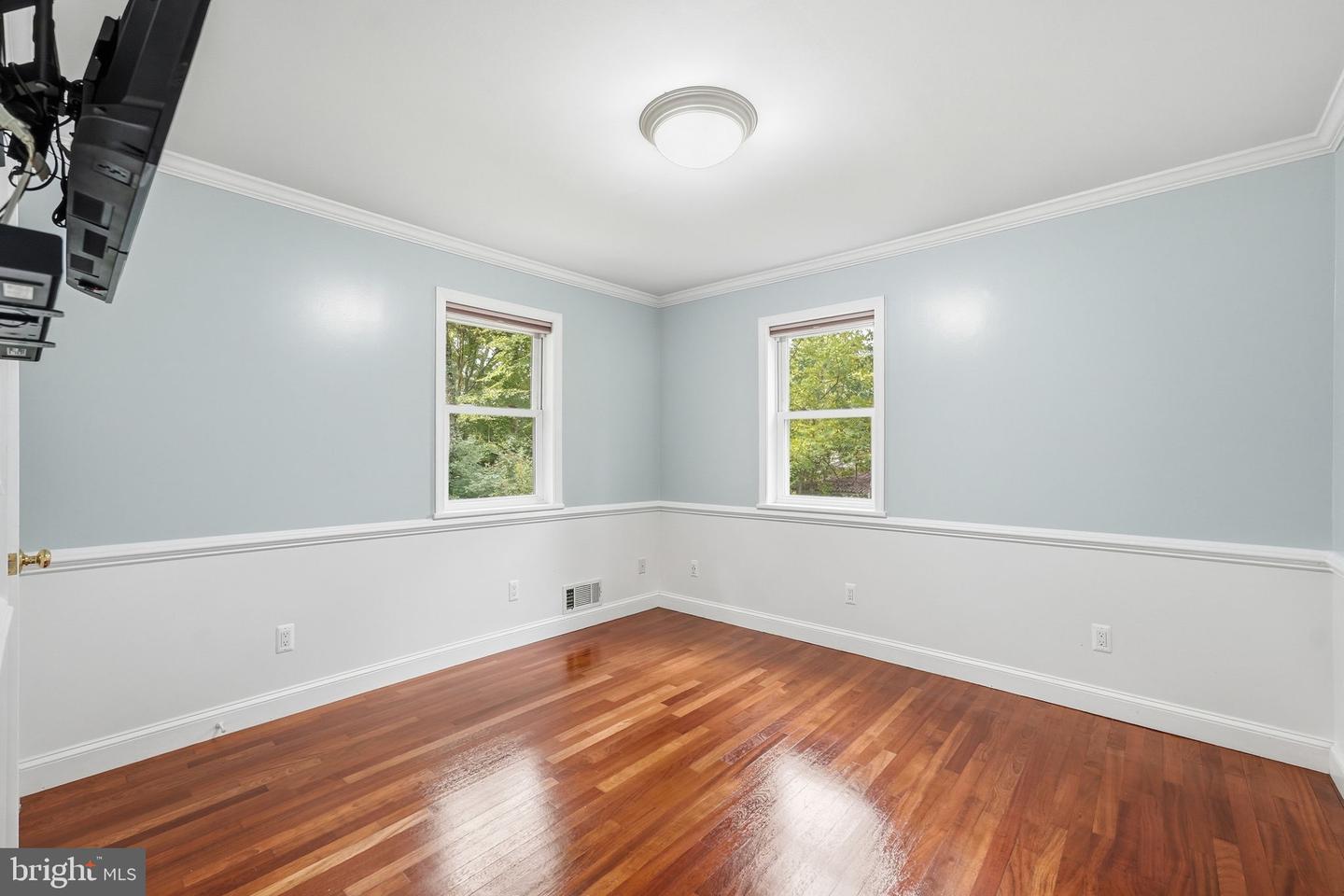 8411 Leland Rd Property Photo 29