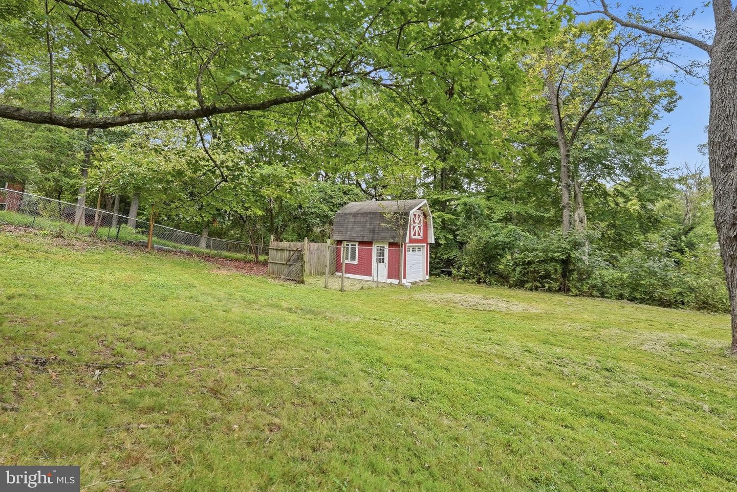 8411 Leland Rd Property Photo 55