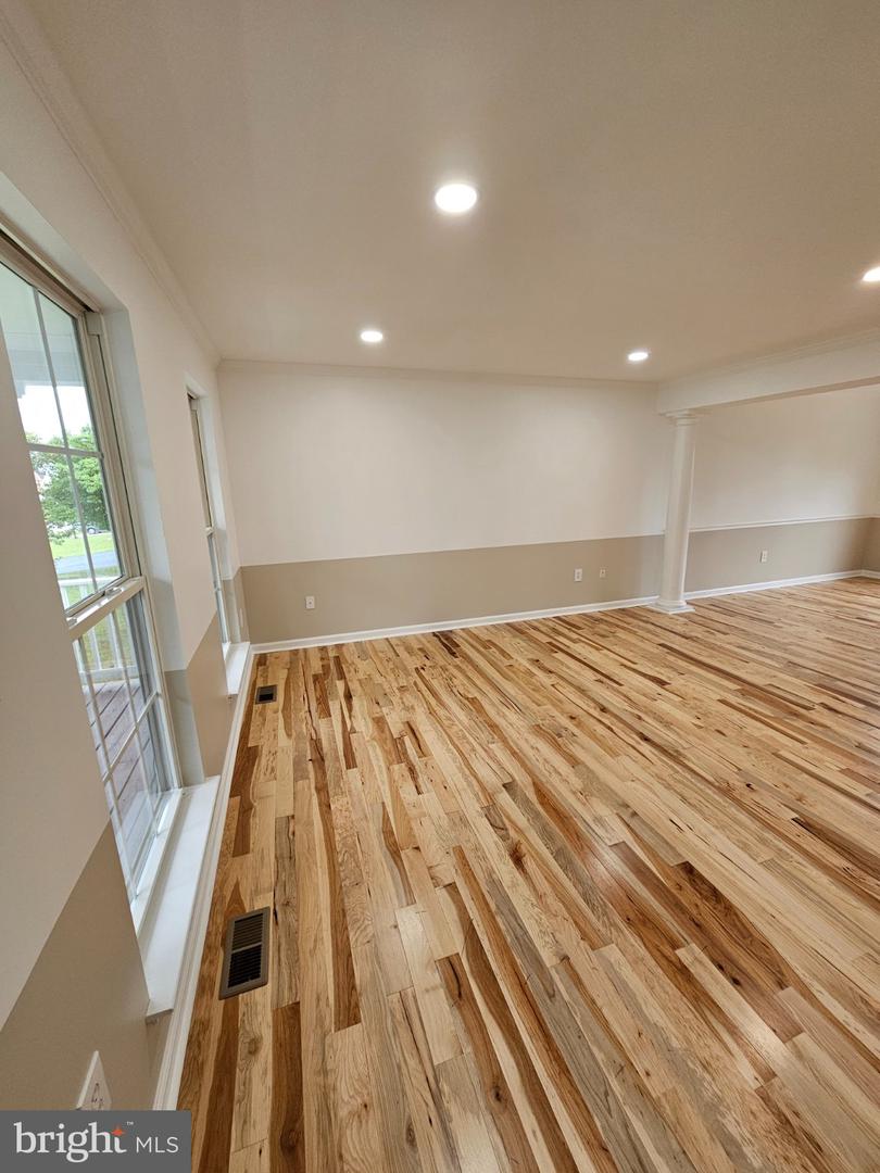 13116 Queensdale Dr Property Photo 11