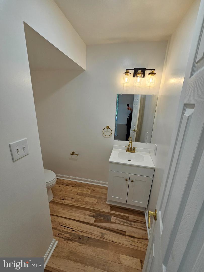 13116 Queensdale Dr Property Photo 14