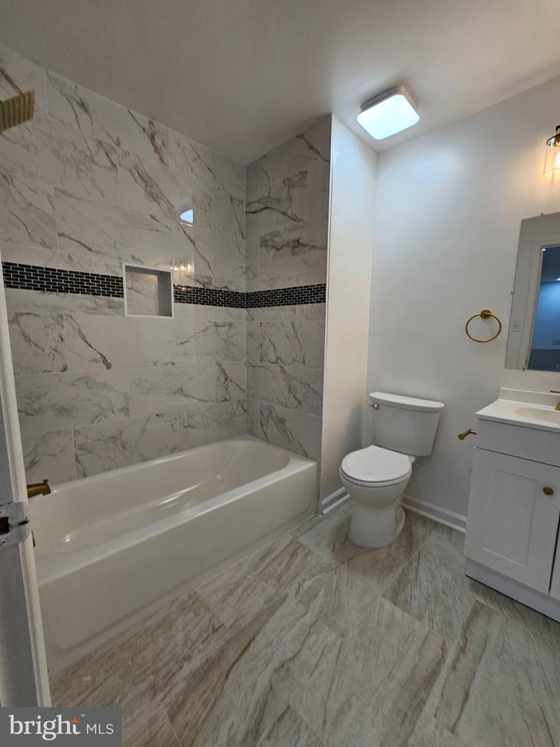 13116 Queensdale Dr Property Photo 37
