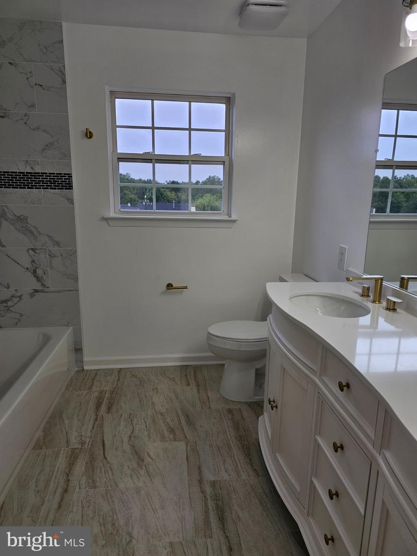 13116 Queensdale Dr Property Photo 61