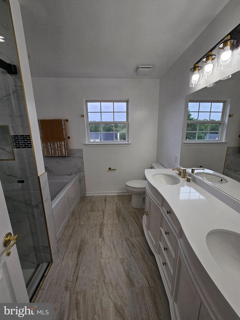 13116 Queensdale Dr Property Photo 77