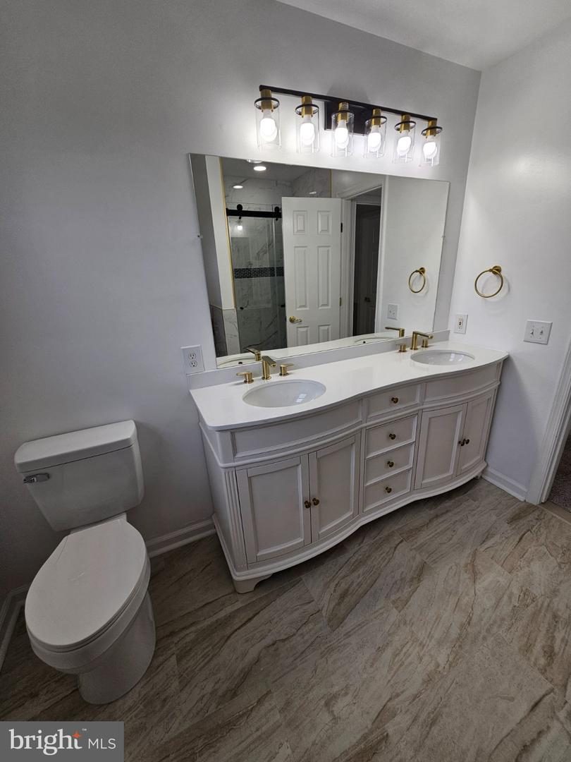 13116 Queensdale Dr Property Photo 80