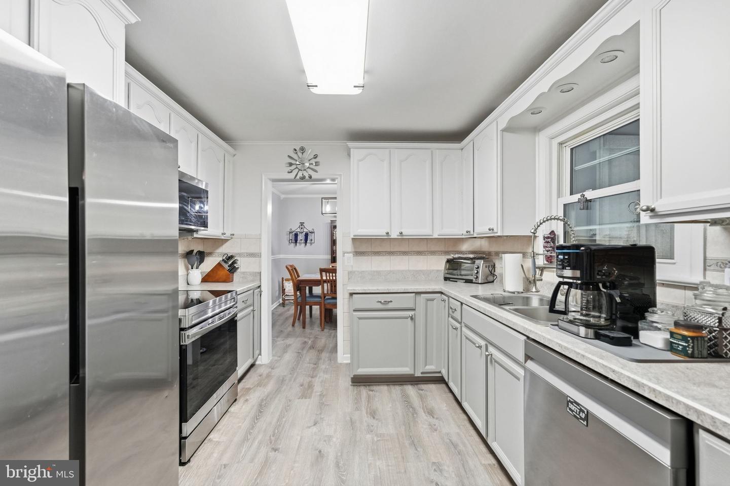 8114 Hillcrest Dr Property Photo 6