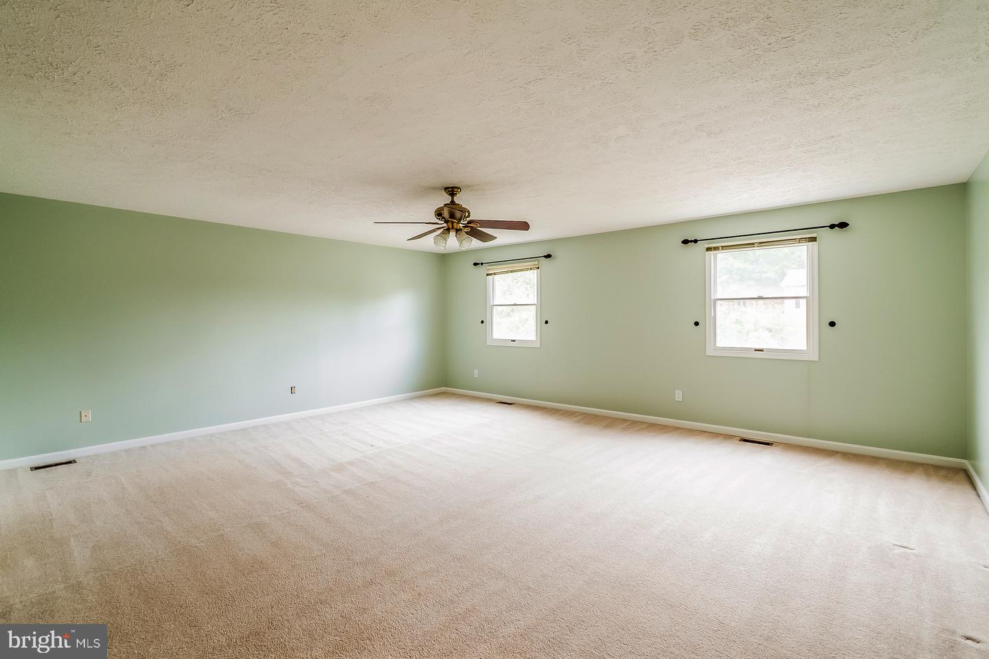 15074 Barkwood Dr Property Photo 4