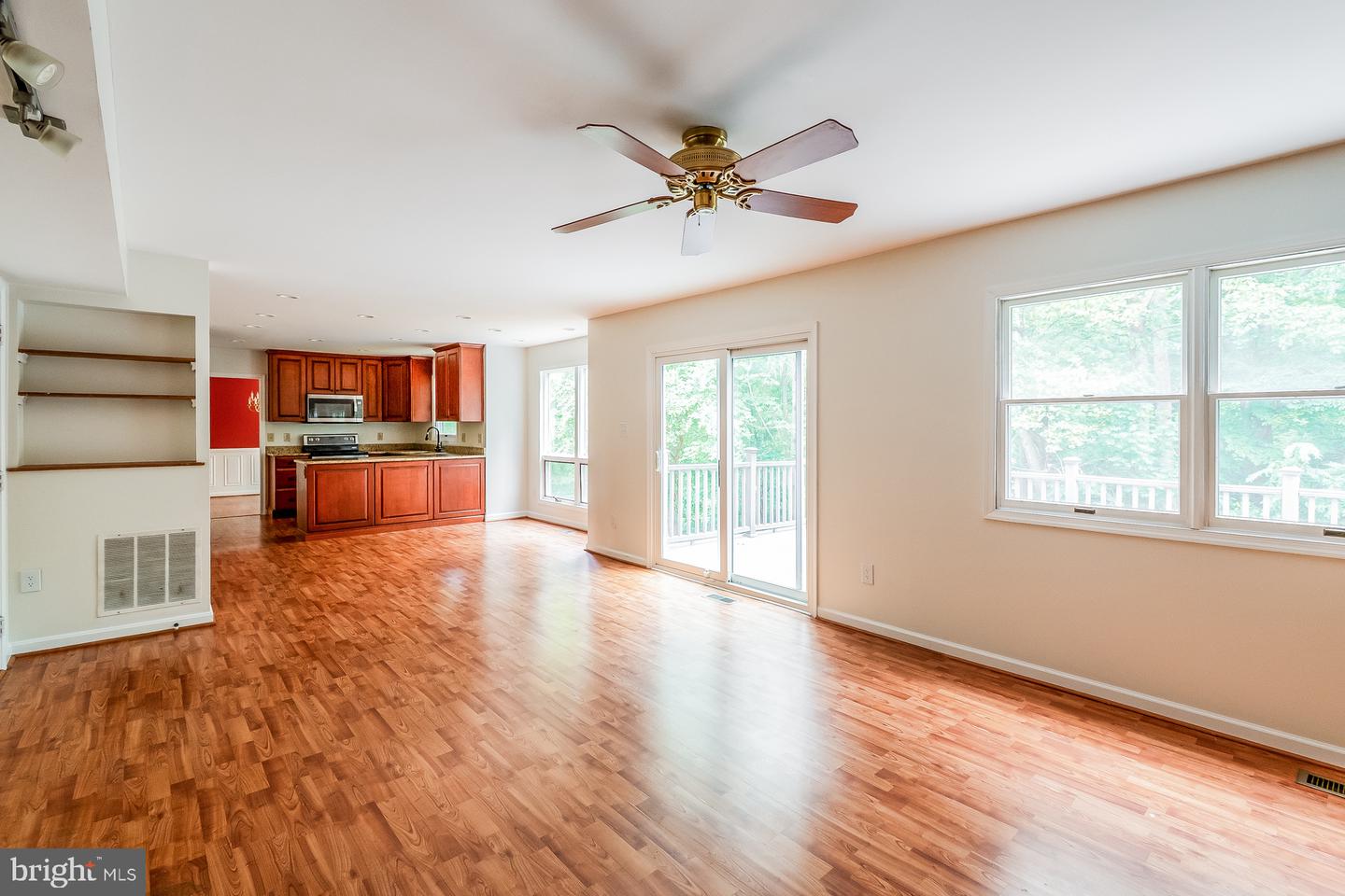15074 Barkwood Dr Property Photo 6