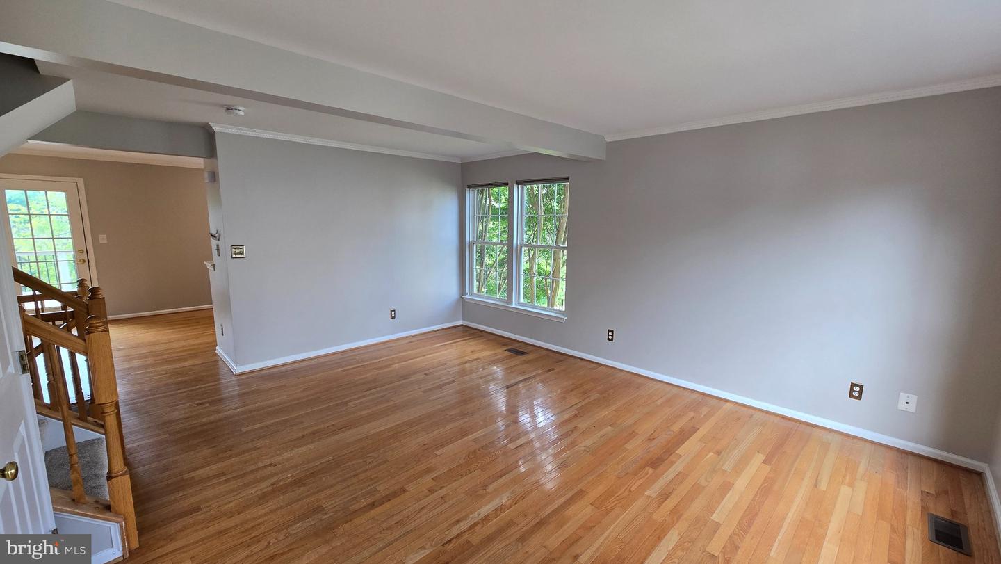 7044 Rogue Ln Property Photo 3