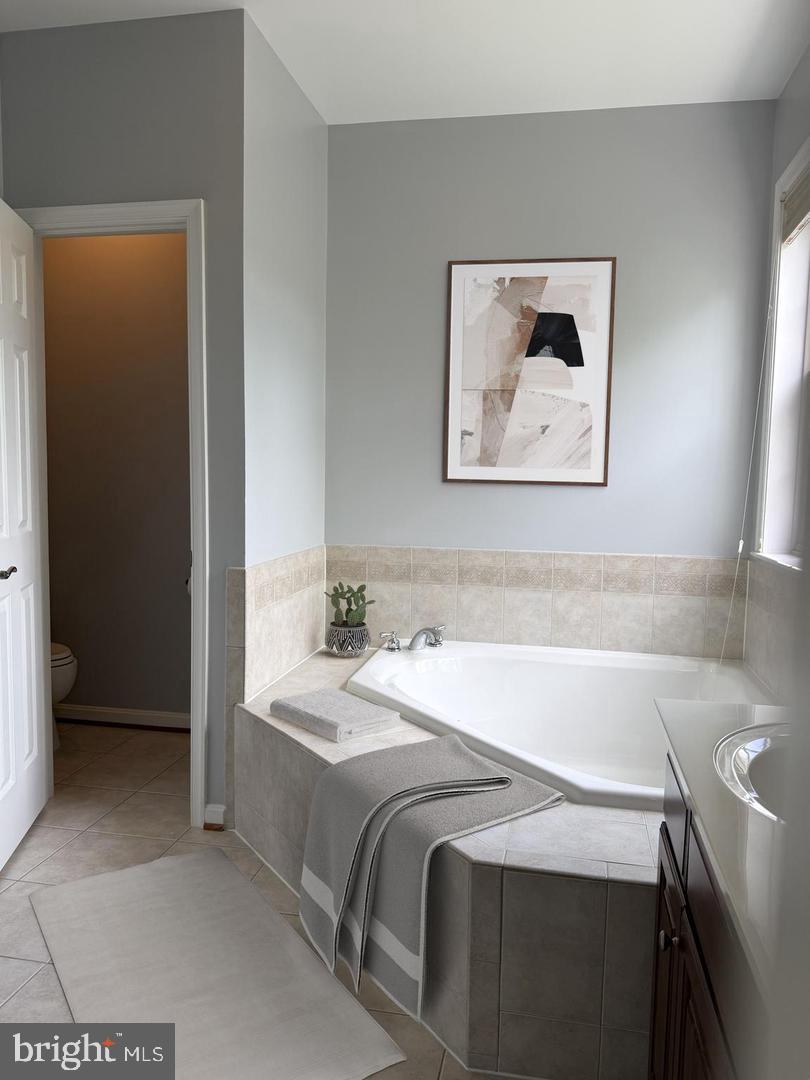6765 Hampton Bay Ln Property Photo 13