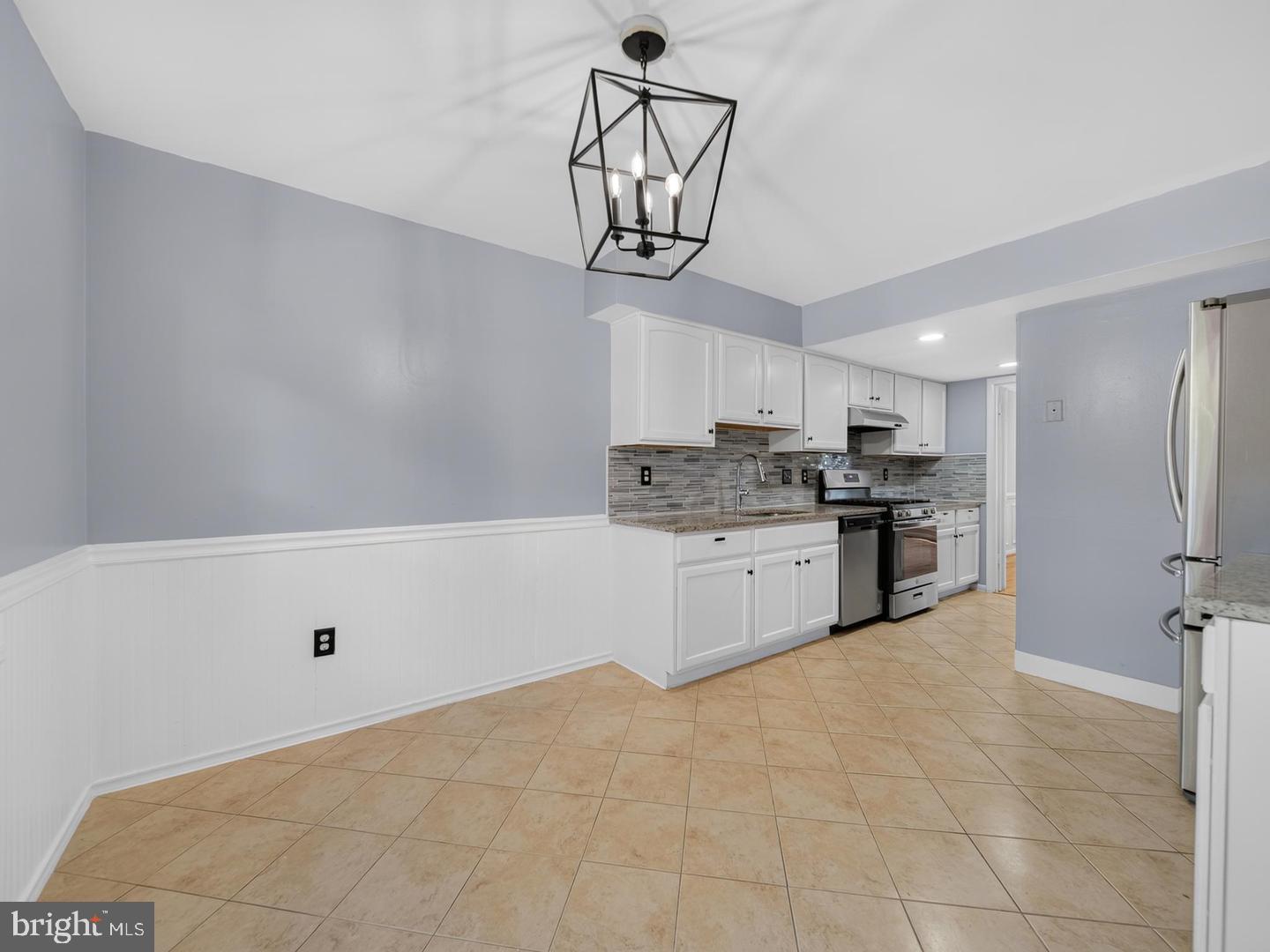15057 Cherrydale Dr Property Photo 6