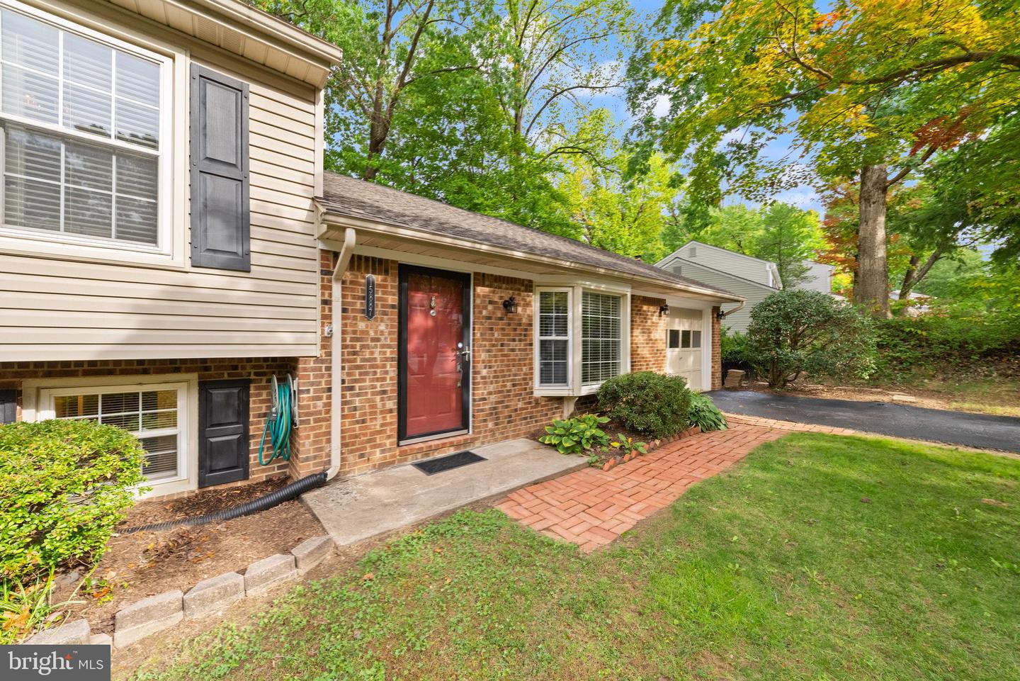 15887 Cliffbrook Ct Property Photo 8