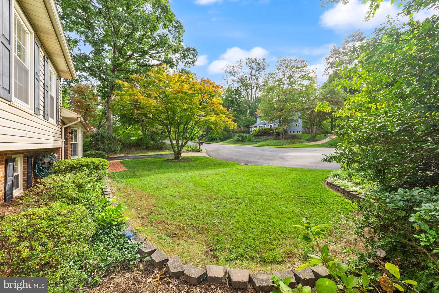15887 Cliffbrook Ct Property Photo 9