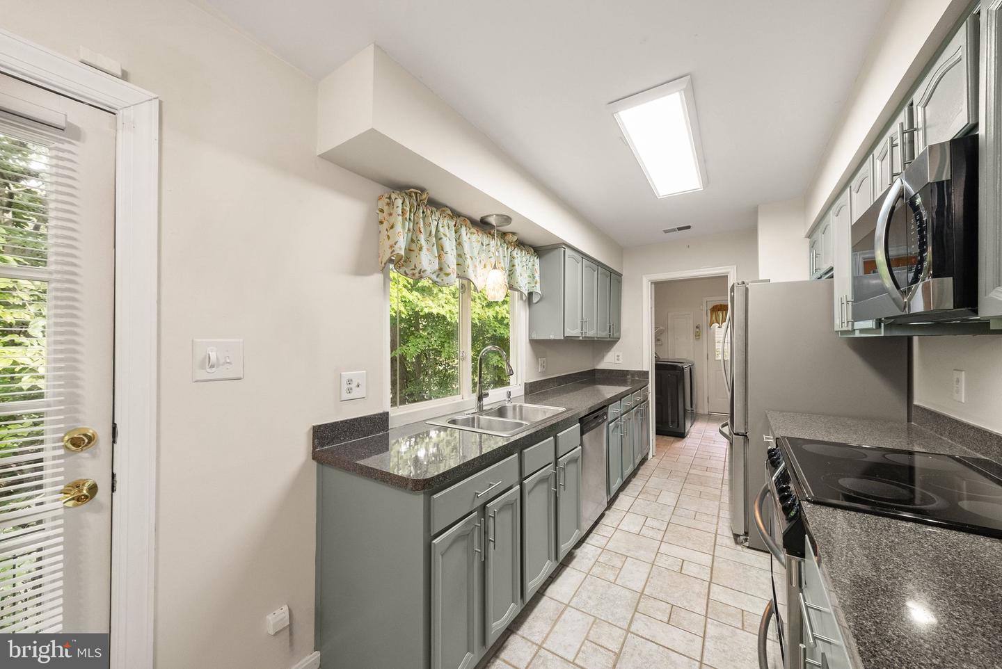 15887 Cliffbrook Ct Property Photo 18