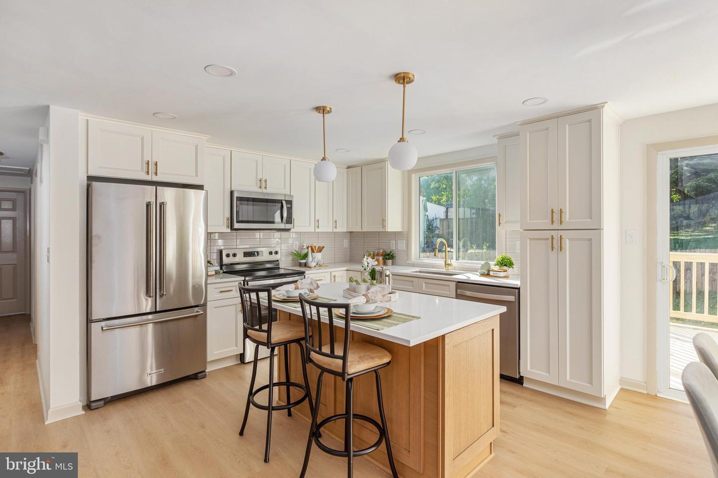 16091 Radburn St Property Photo 8