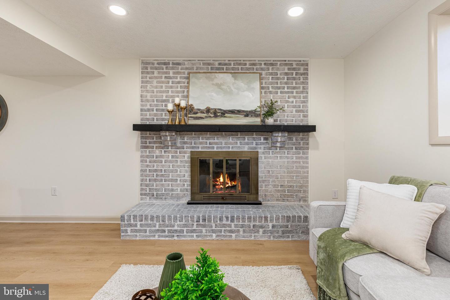 16091 Radburn St Property Photo 22