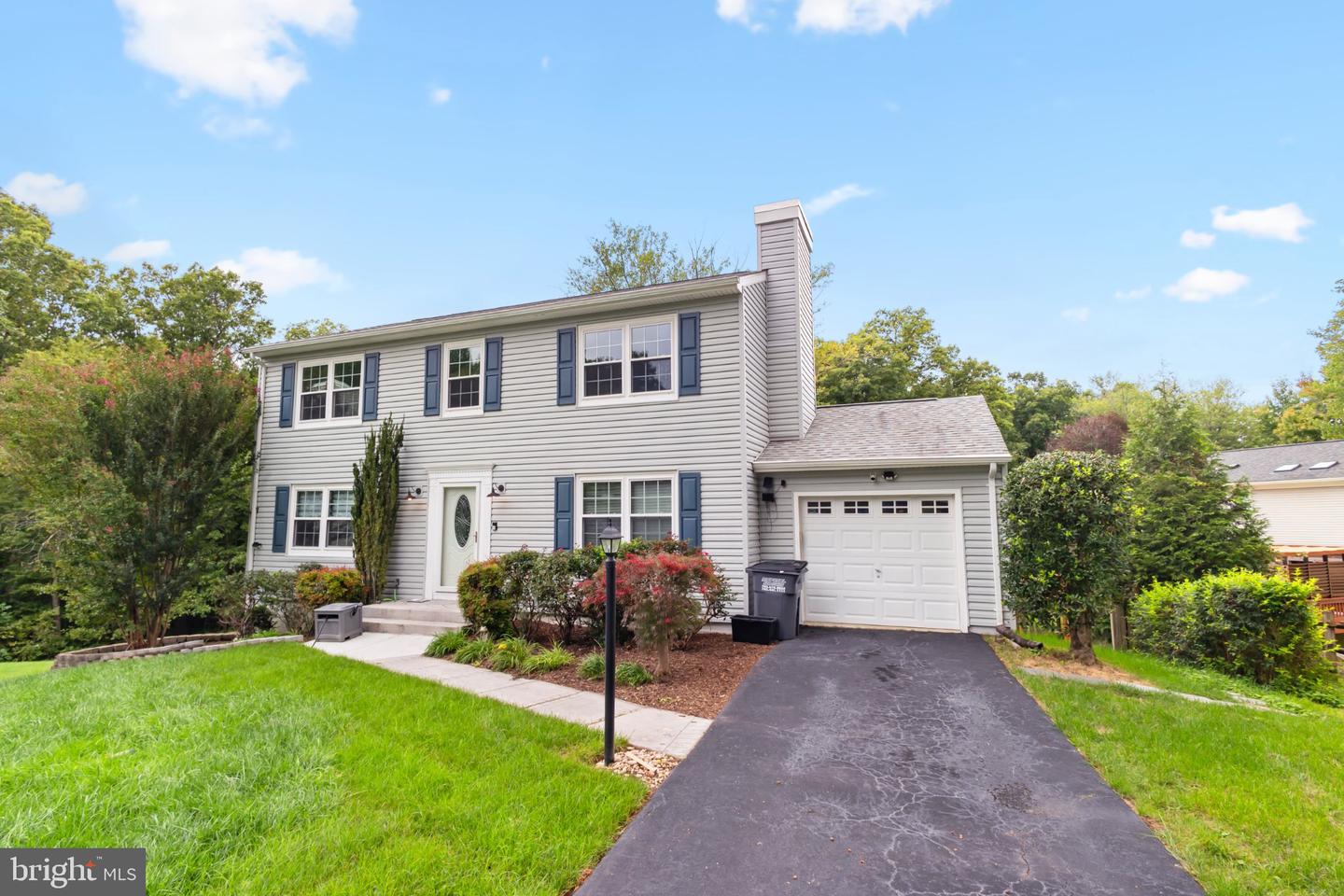 3488 Lyon Park Ct Property Photo 2