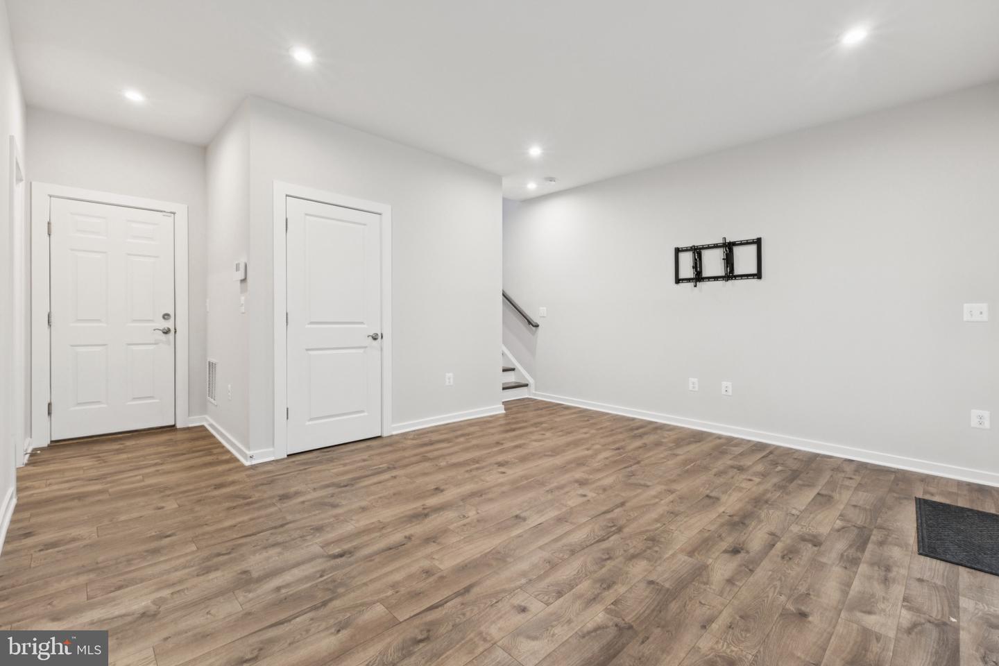 1697 Beech Leaf St Property Photo 4