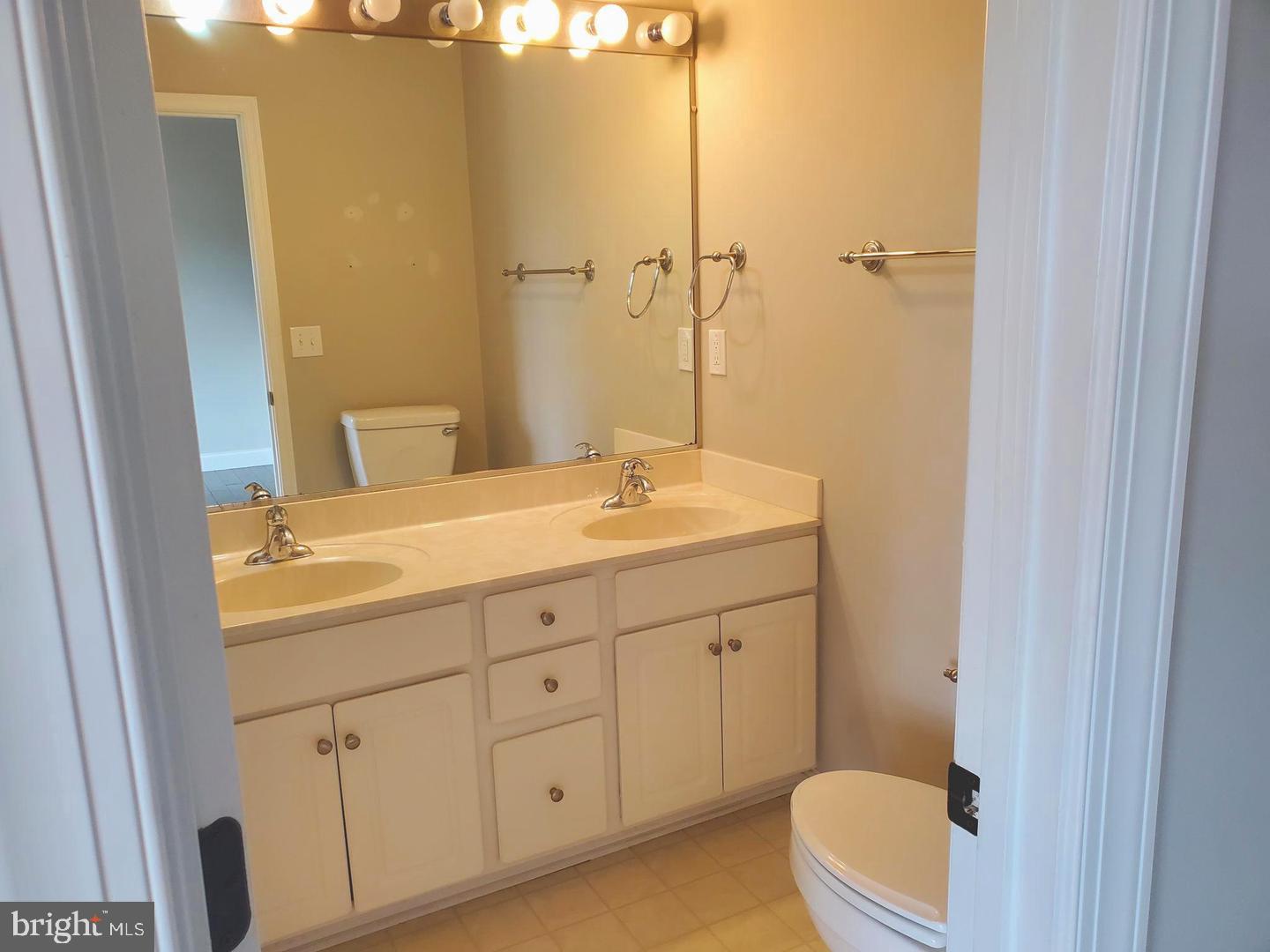 3983 Hartlake St Property Photo 11