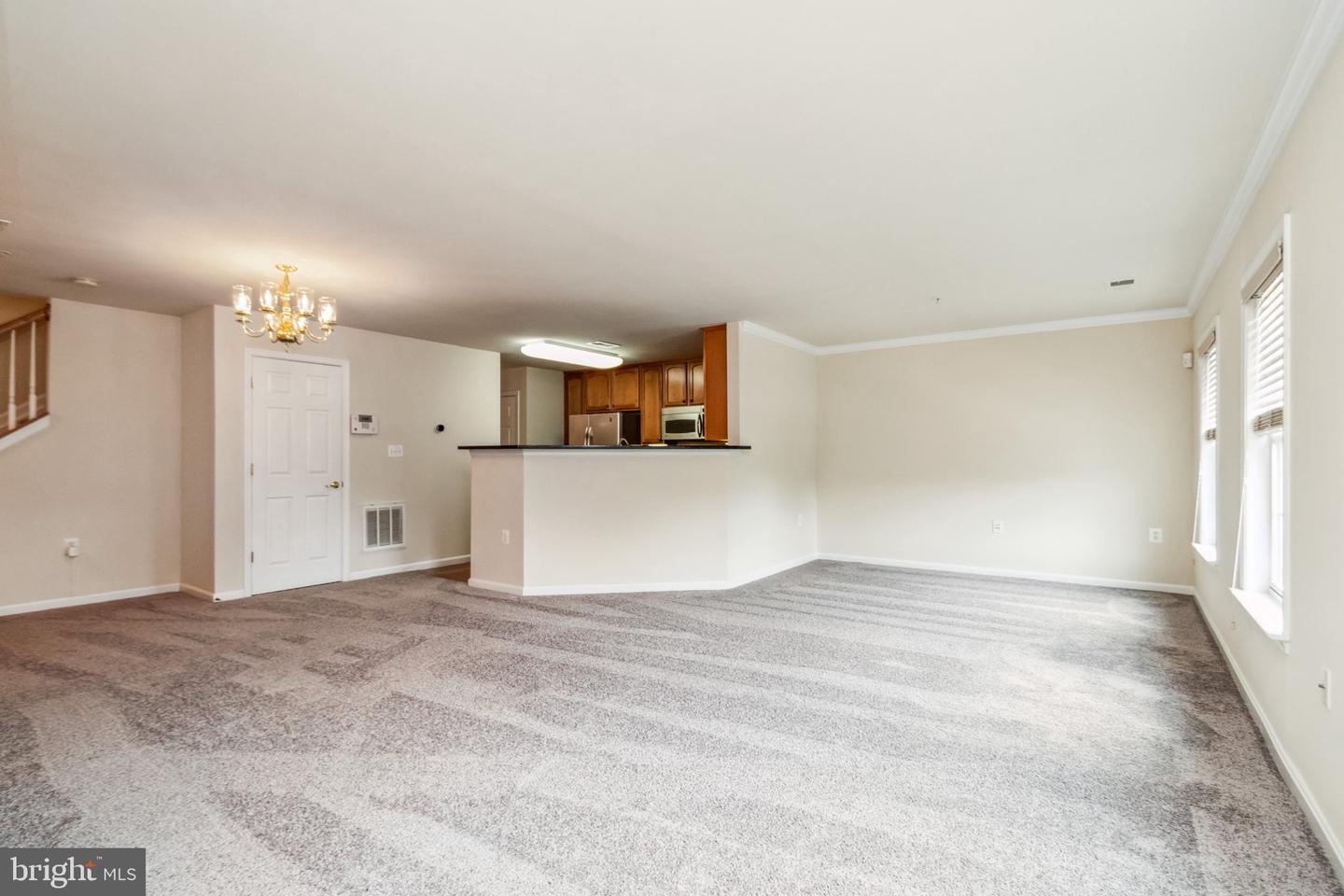 2801 Chinkapin Oak Ln Property Photo 4