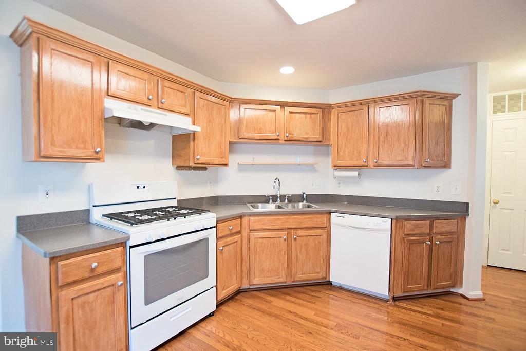 10558 Crooked Branch Ct Property Photo 8