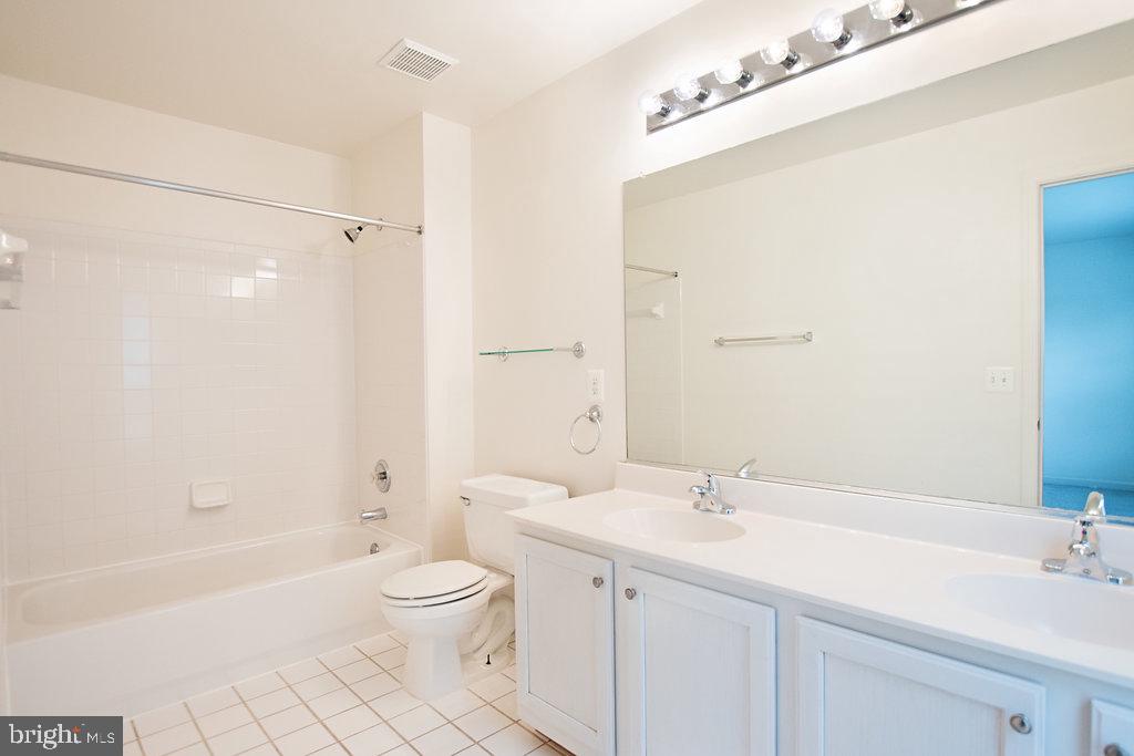 10558 Crooked Branch Ct Property Photo 16