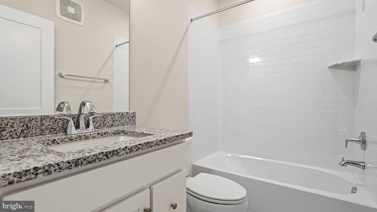 13842 Quartz Ave Property Photo 17