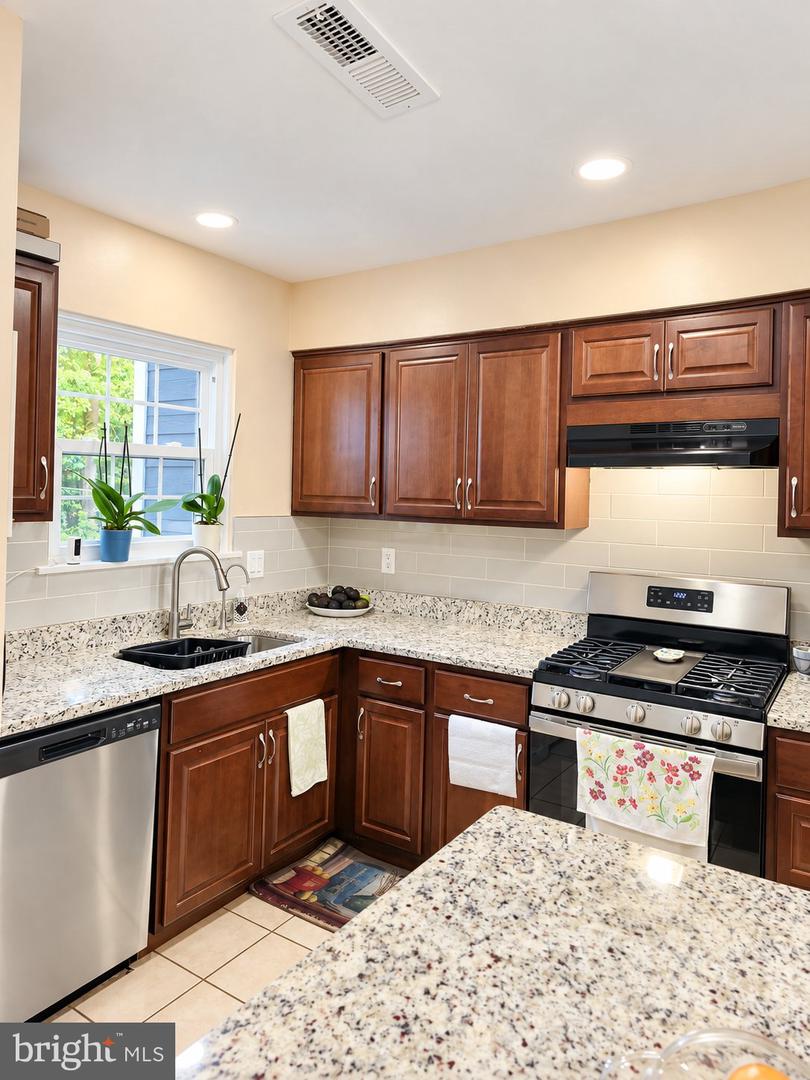 14413 Summerton Ln Property Photo 18