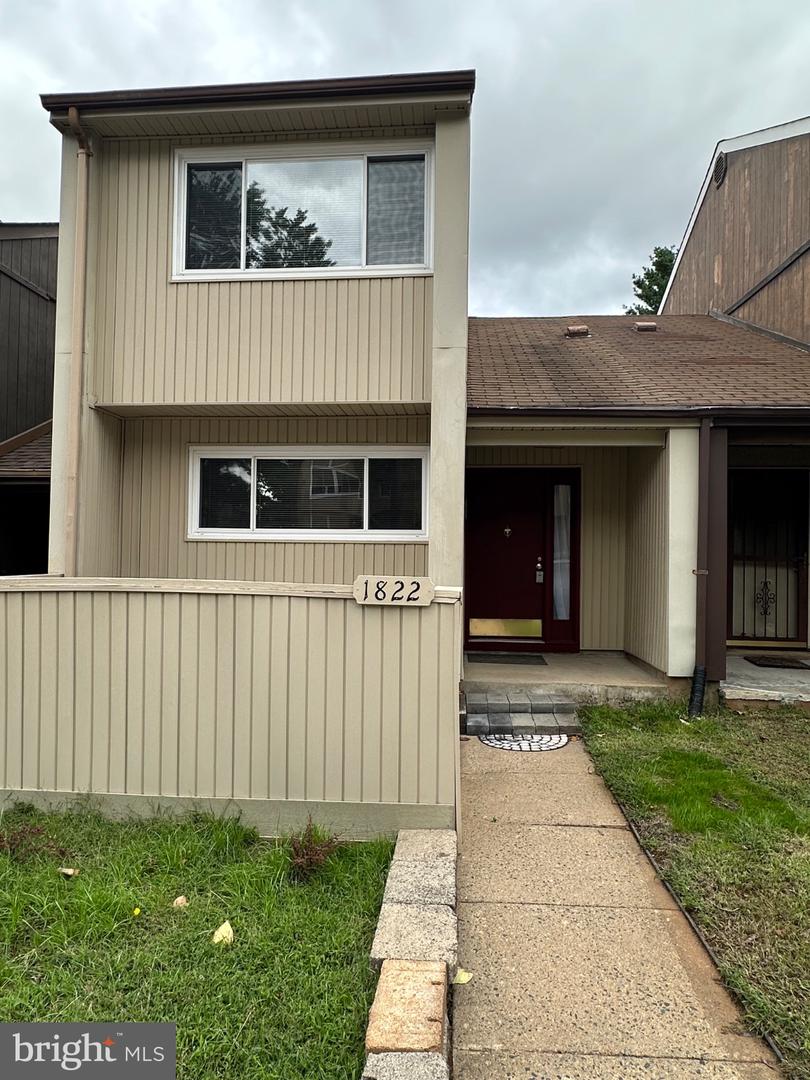 1822 Old Post Ter Property Photo 1